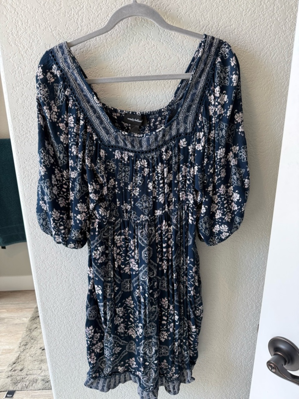 Wendy Bellissimo Navy Floral Puff-Sleeve dress
